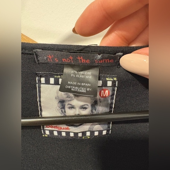 LIKE NEW- DESIGUAL MARILYN MONROE DRESS - Picture 5 of 5